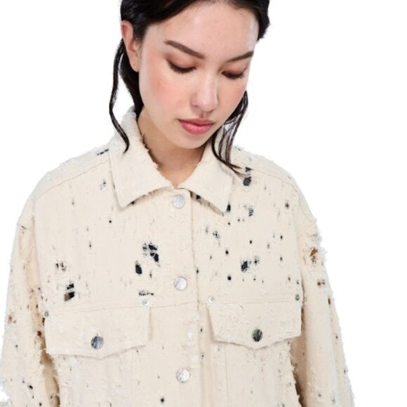 VIAVIA Denim Jacket - The Relaxed Trucker in Cairo Destruct - Picture 7 of 9